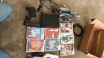 Nintendo Wii Console Bundle with Games and Controllers