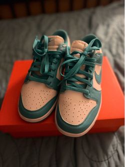 Teal dunks