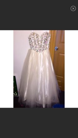 New Sz.3 Prom Gown originally $169