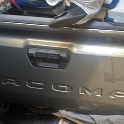 Tacoma tailgate 2024