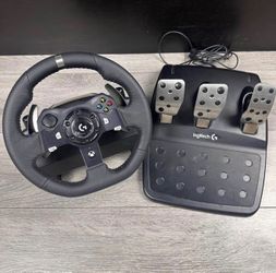 Logitech G920 Driving Force Racing Wheel and Pedals for Xbox and PC