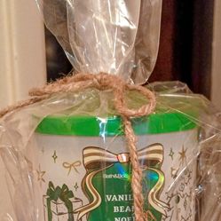 Bath & Bodyworks vanilla bean noel 3-wickcandle