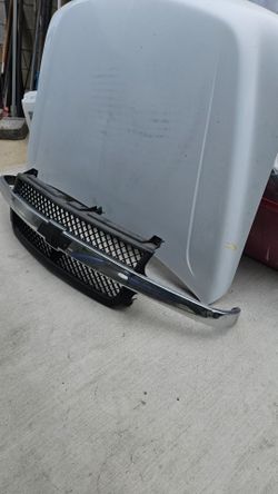 99-02 chevy 2500 hd hood & grill