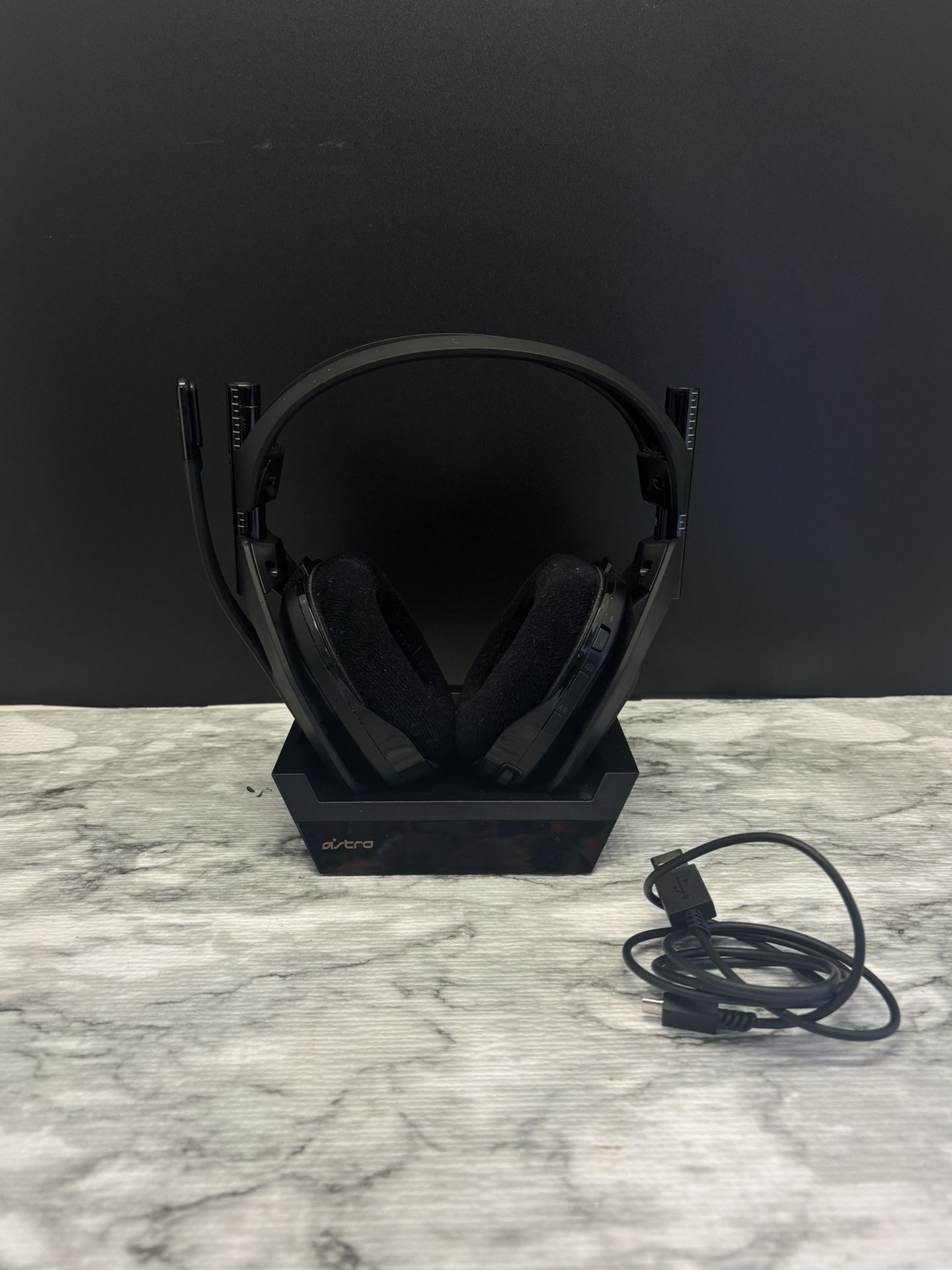 ASTRO Gaming A50 Wireless + Base Station for Xbox One & PC