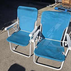 2 Folding Chairs