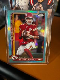 Patrick Mahomes aqua refractor /299