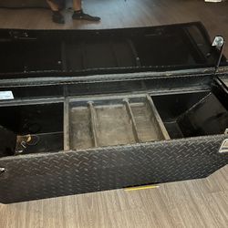 Truck Tool Box ( Make Me A Offer)