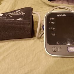 Omron blood pressure monitor. $10.  Pickup in Evergreen Park.