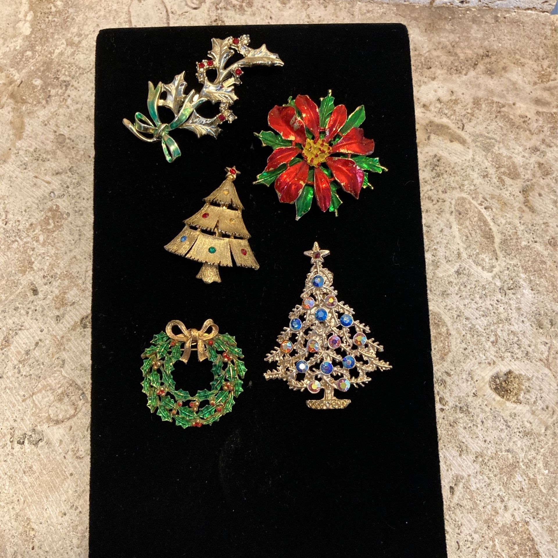 5 Holiday Brooches-XMas Pins- Christmas Brooches- All 5 For $5 As Is - #artssoflo