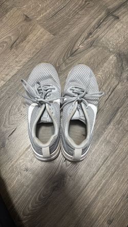 Women’s Nike Air Max Tennis Shoes