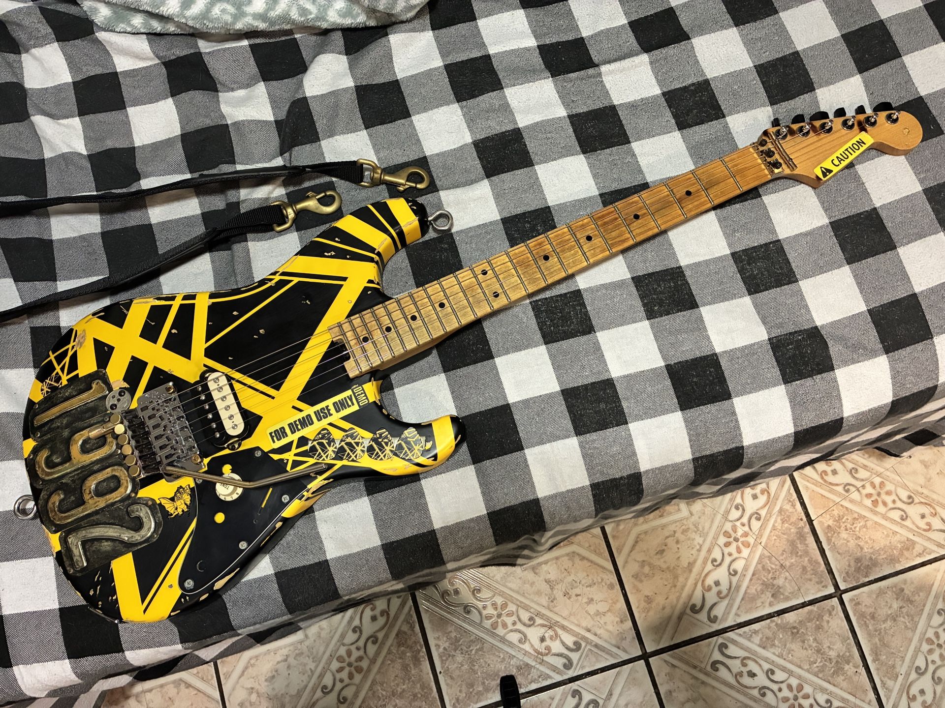FOR TRADE - EVH Striped Series Bumblebee Guitar