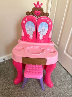 Girls vanity