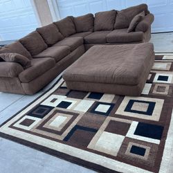 Nice Good Condition Sectional with ottoman And Rug