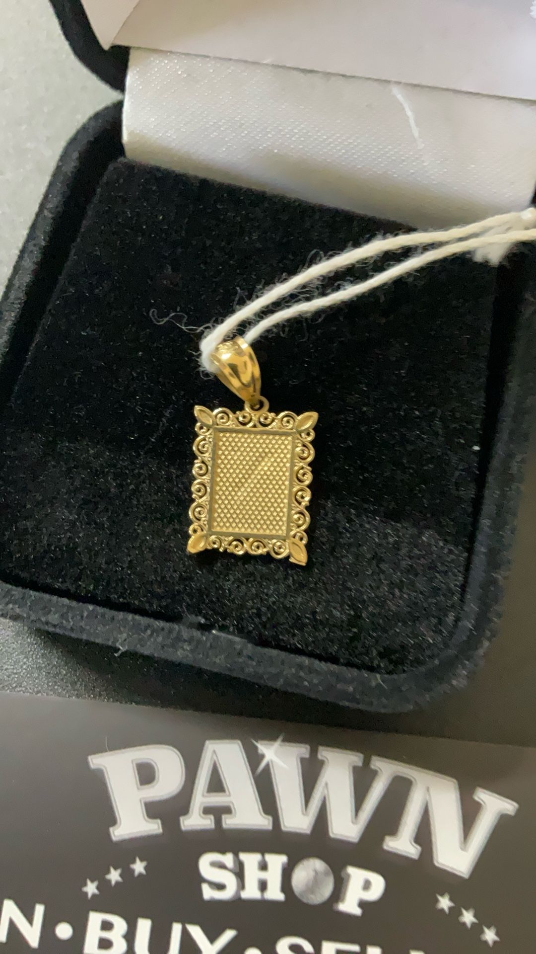 Pendant Letter ( N ) 14kg. 0.7 Dwt ( Layaway Or Acima Leasing Options)