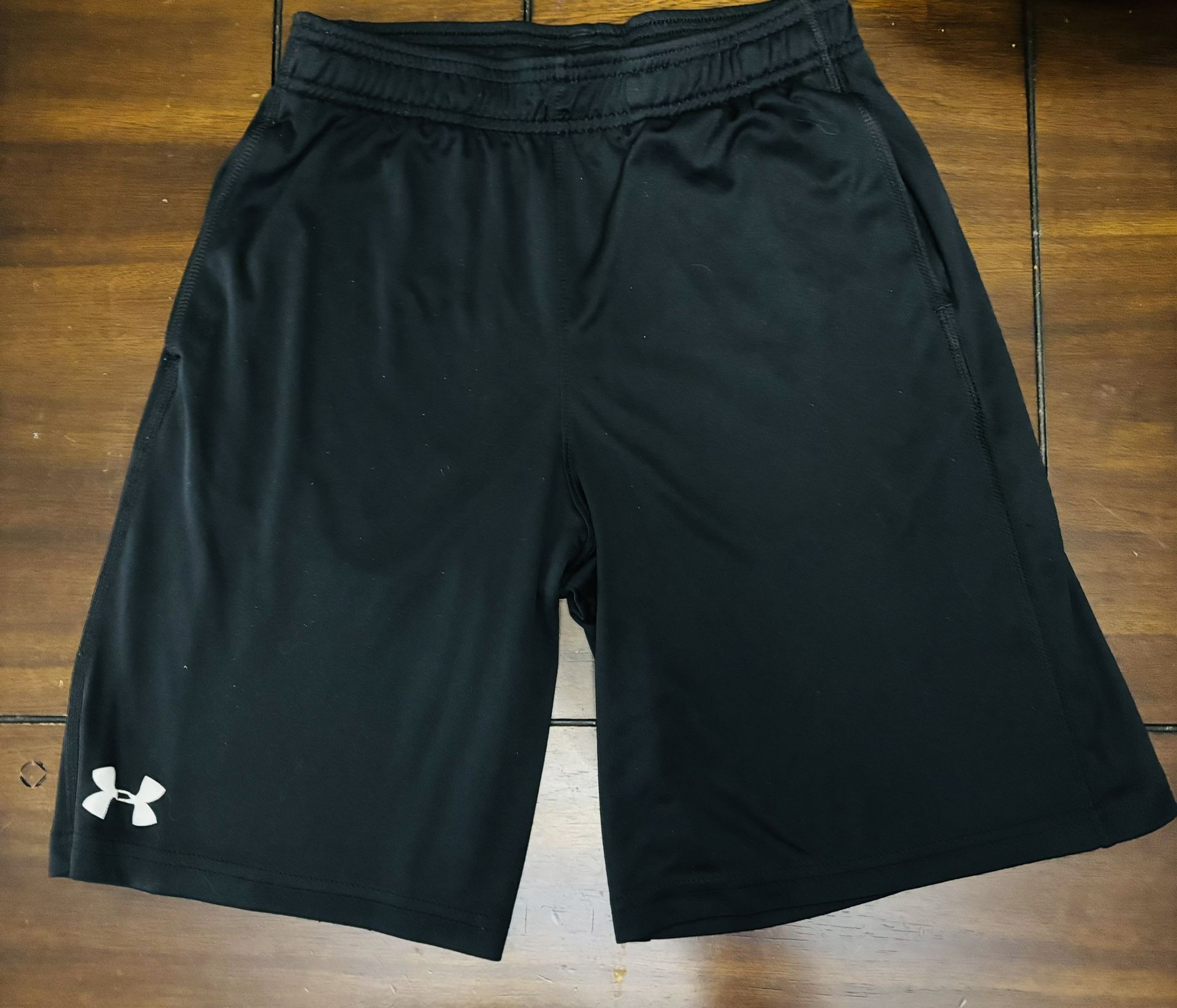 Black Youth Medium Under Armour Shorts YMD