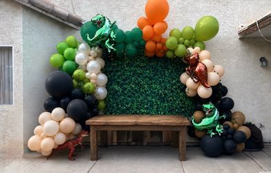 Dinosaur bday decor