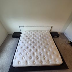 King BED 2 NIGHTSTAND AND MATTRESS 