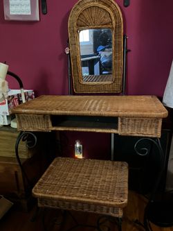 Wicker vanity with matching stool