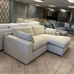 ELYZA 2 PIECE RAF SECTIONAL WITH CHAISE