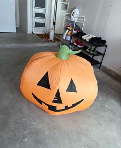 Large Halloween Inflatable Jack-O-Lantern