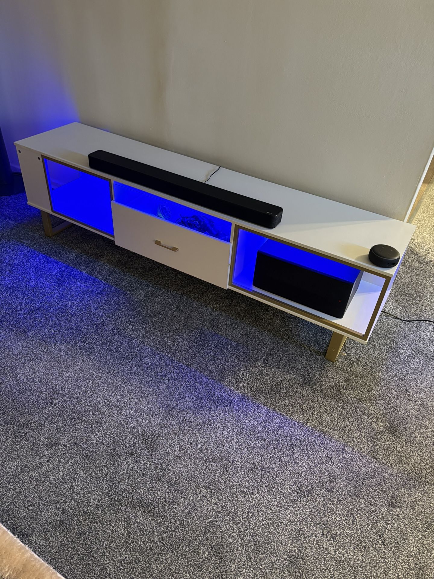 80 Inch TV STAND  NEW white/gold Color With LG SOUNDBAR 