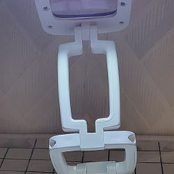 Compact Desk Lamp Foldable Black And White LED Battery Operated Lamp With 3x Magnifying Lens