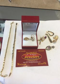 10 Kt real gold hanging earrings