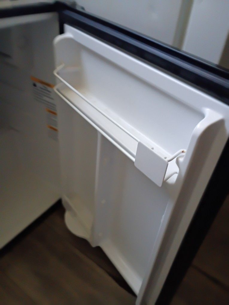 Mini Fridge With Little Freezer Moving Out Sale