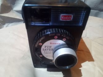 VINTAGE KODAK BROWNIE FUN SAVER MOVIE CAMERA