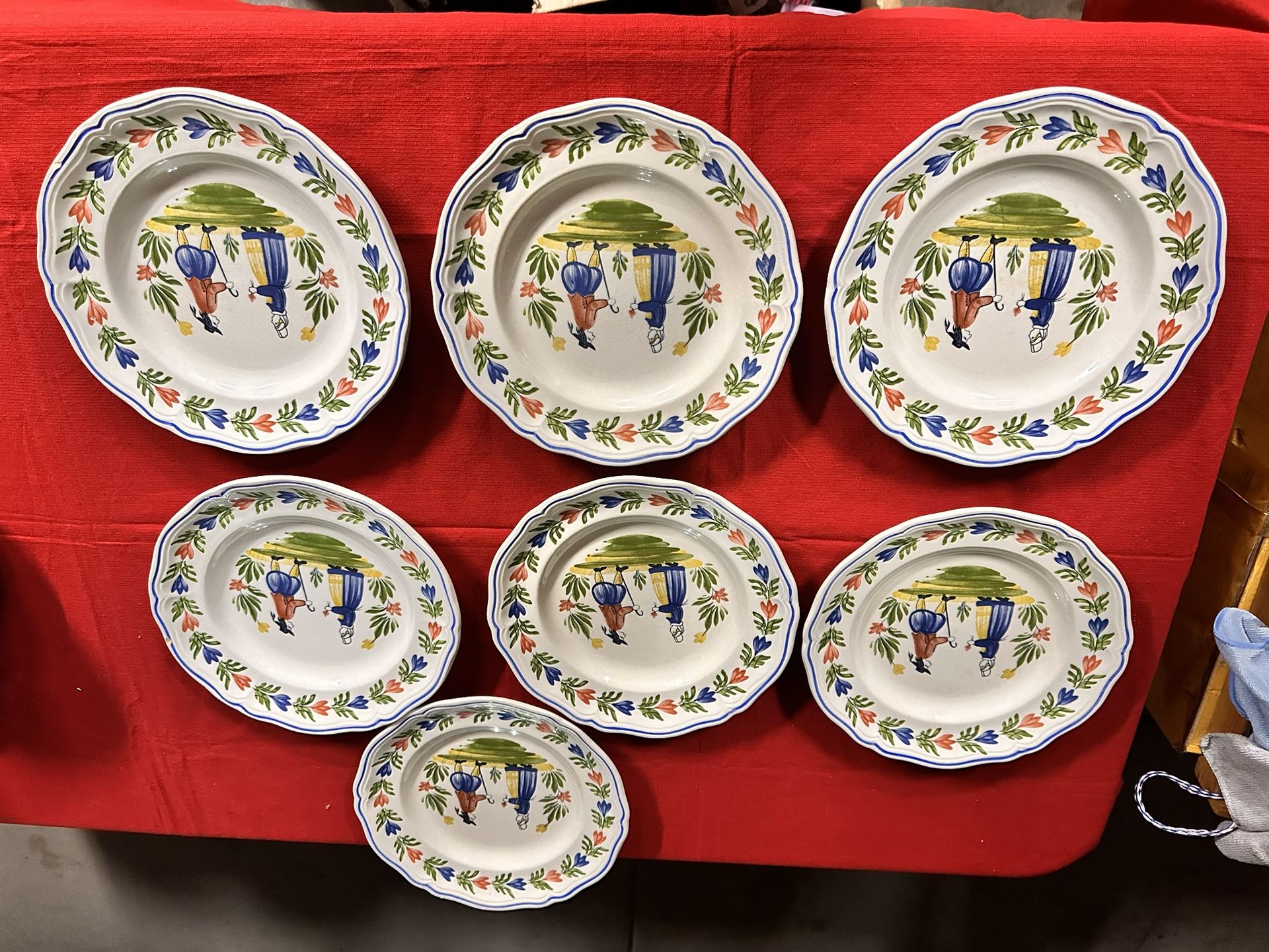 Vintage Brittany by Longchamp Set of 7 Dinner Plates 10"