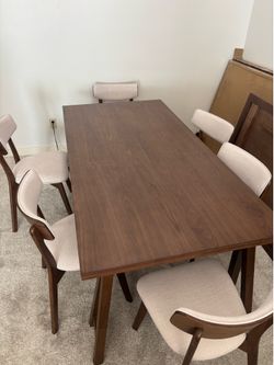 Dining room table