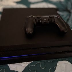PS4 Pro 1TB + Original Controller