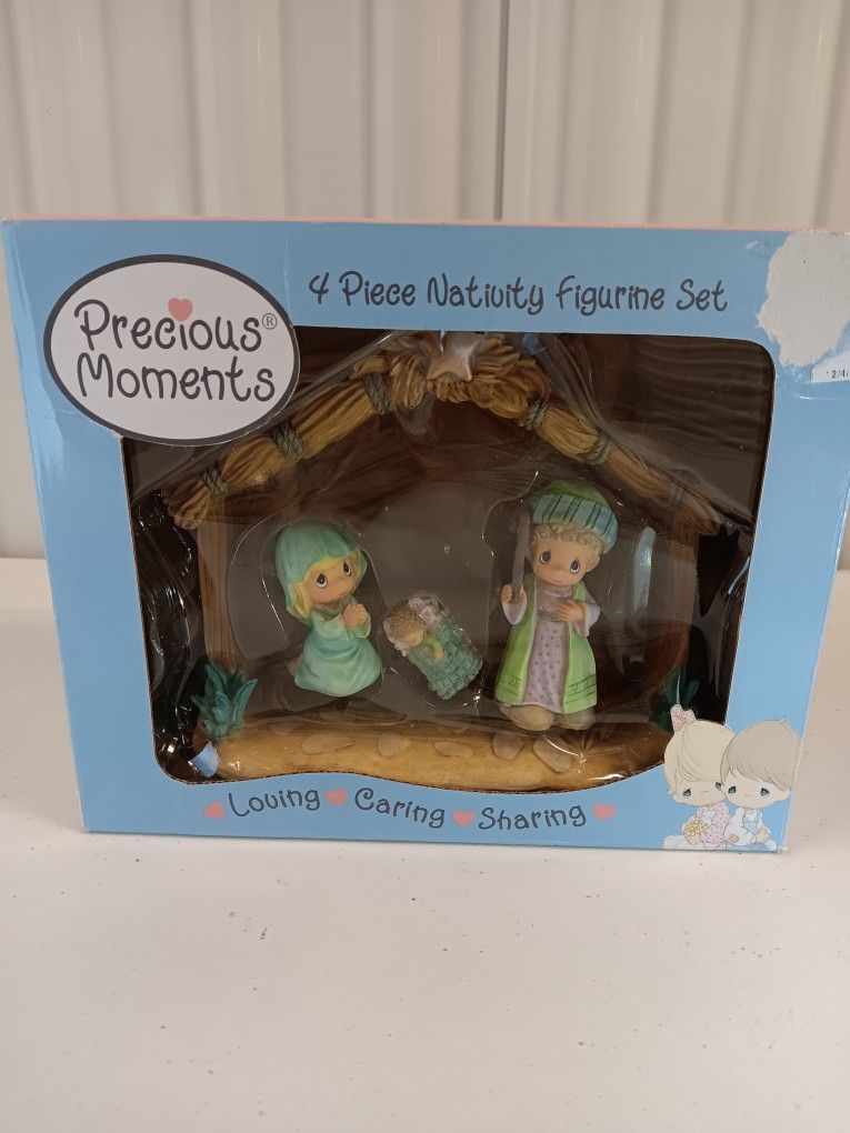 PRECIOUS MOMENTS 4 PIECE NATIVITY SET NEW 2004 IN ORIGINAL BOX
