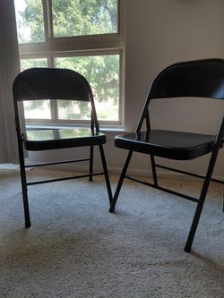 2 metal folding chairs $20 yes its still available 2601 Welsh Rd
