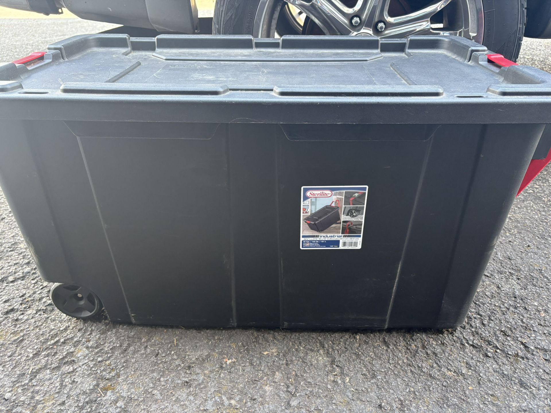 Sterilite 40 Gal Tote