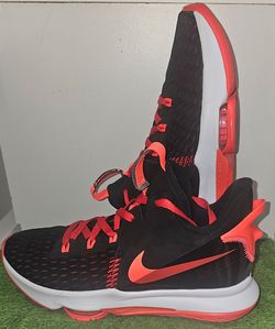 Nike LeBron Witness V 5 Basketball Shoes Black Red Men's Size 9 CQ9380-005
Pre-owned 
Great condition 
Super clean inside and out 
Gently worn 
No box