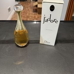 Dior J’adore Eau de Parfum – Women’s Perfume (100ml)
