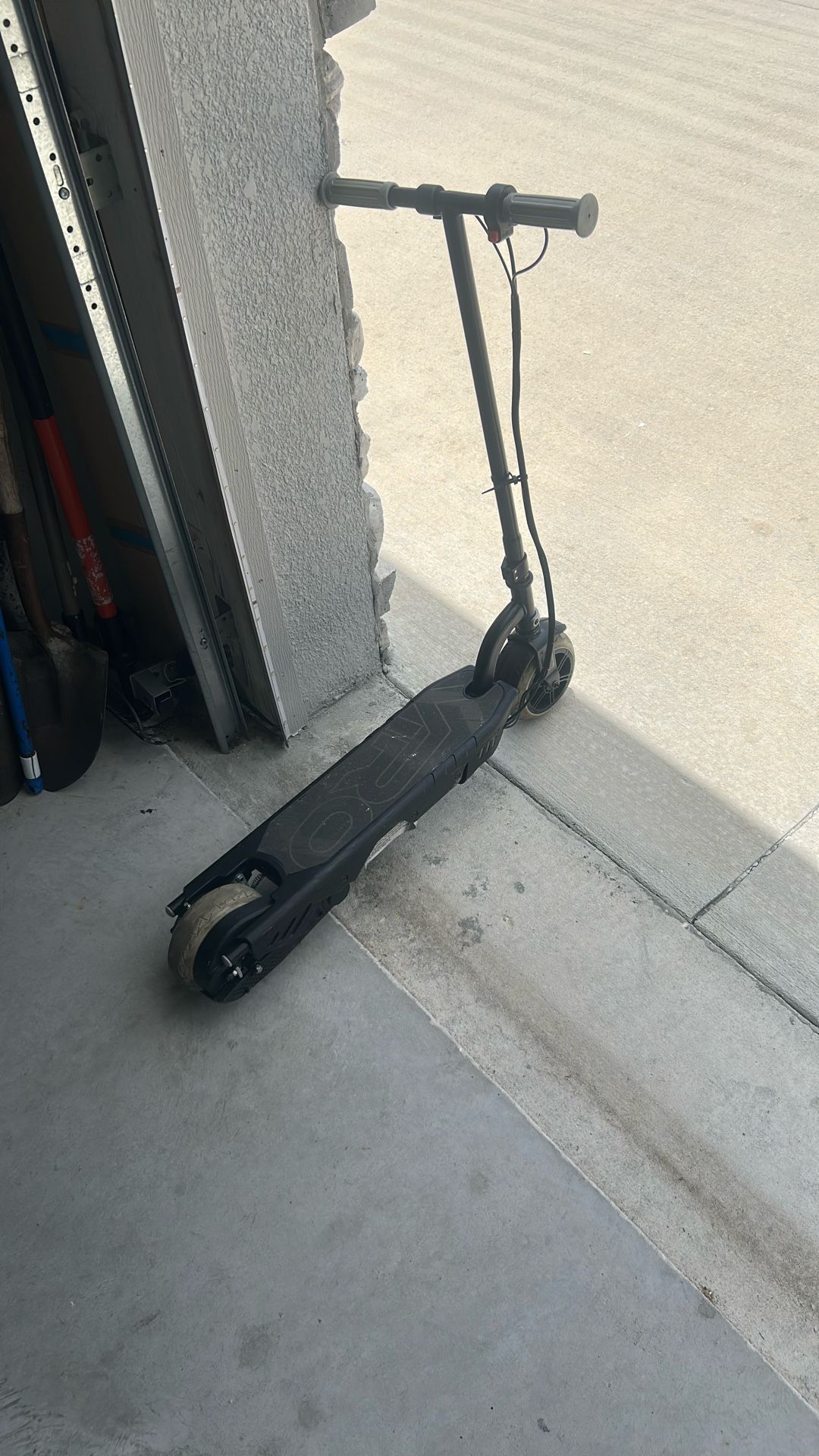 ELECTRIC SCOOTER 