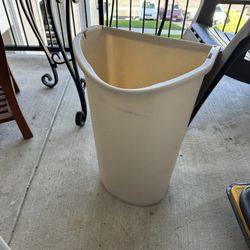 Trash Can 