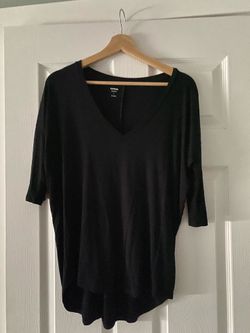 EXPRESS Black V-Neck 3/4 Sleeve Top. Small