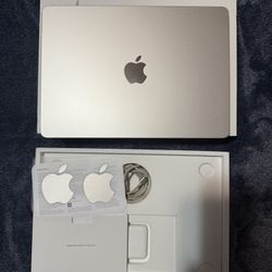 MacBook Air - M2, 13in 256GB