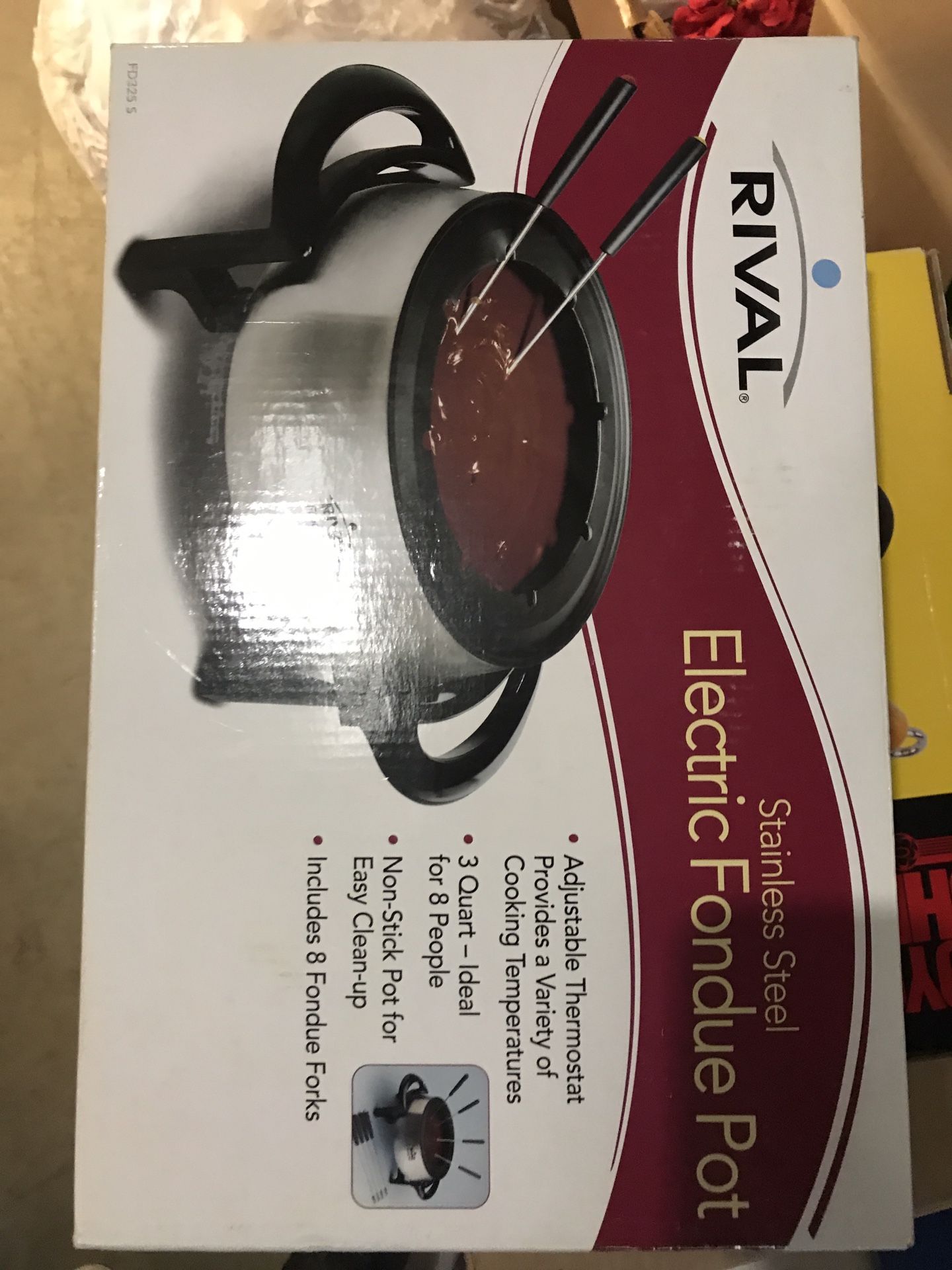 Fondue pot