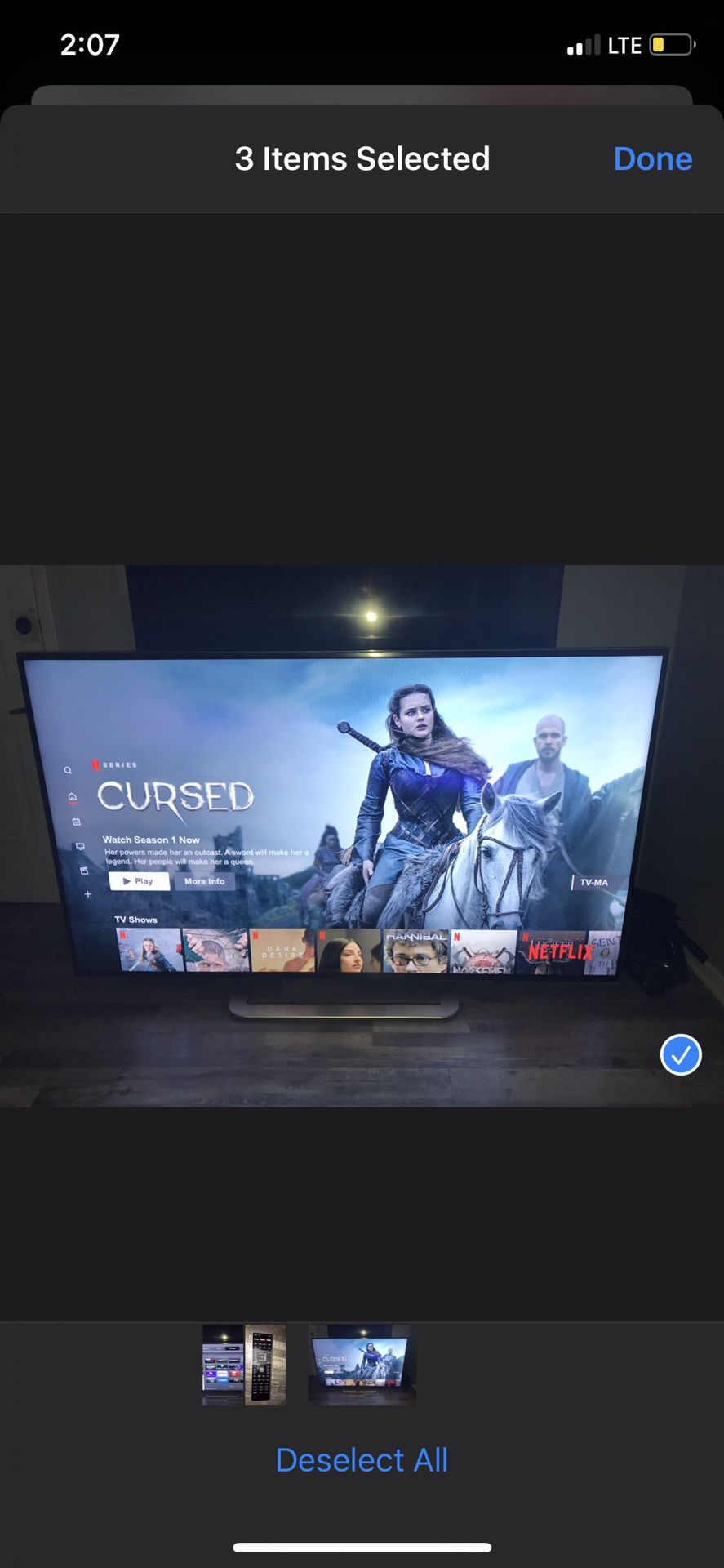 42 In Vizio Smart Tv W Base & Remote 