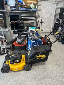 DEWALT 21 in 150cc Rear Wheel Drive 2-in-1 Gas Self Propelled Lawn Mower openbox