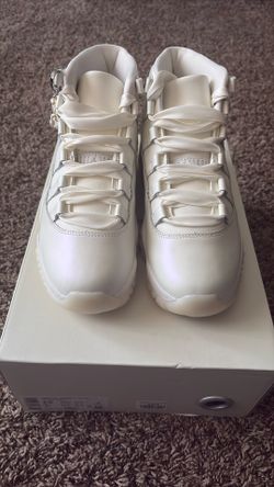 WMNS AIR JORDAN 11 RETRO 8.5