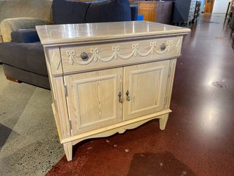 LEXINGTON Lynn Hollyn At Home European Country Nightstand