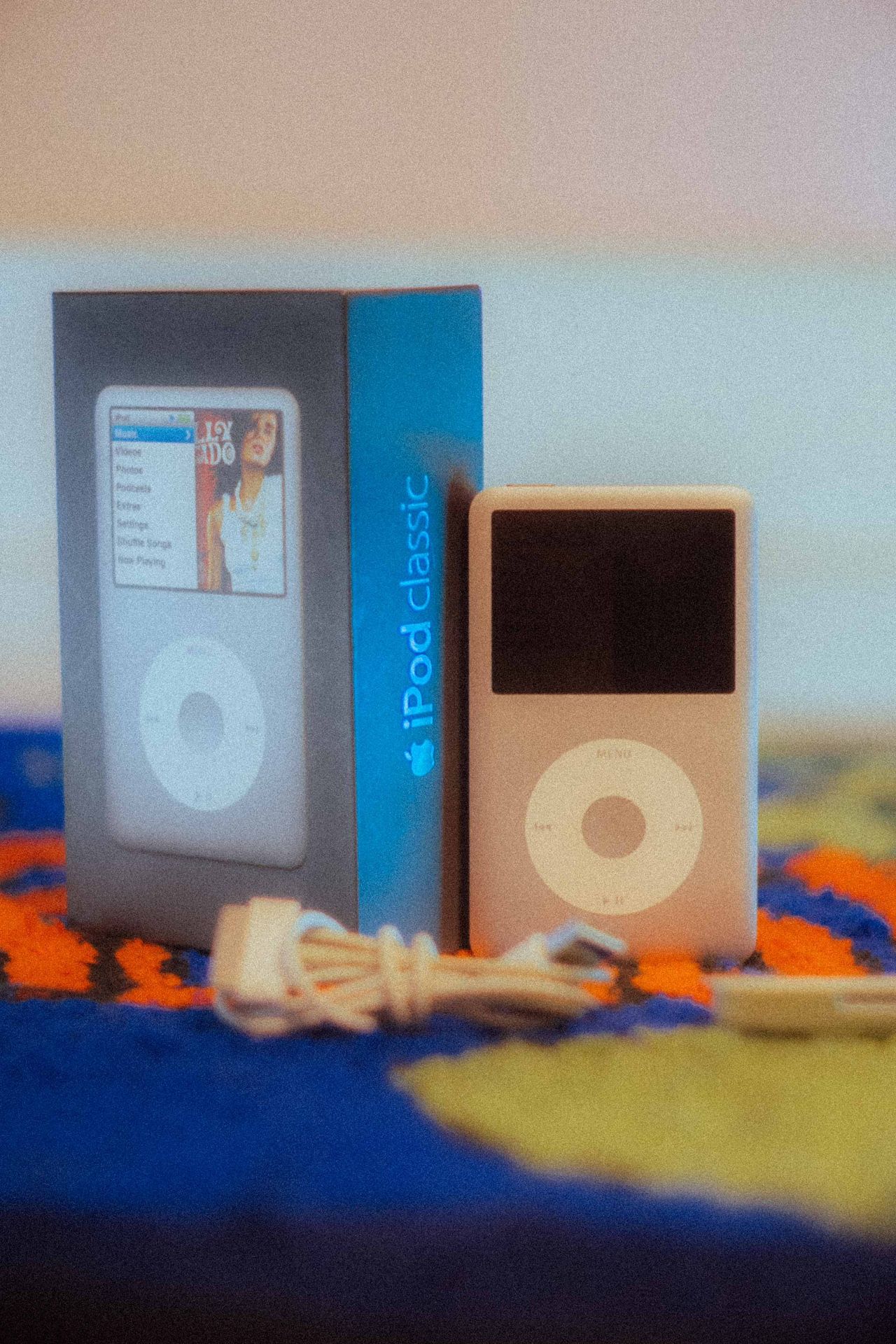 Apple iPod Classic Grey - 6th Gen - 80GB #6