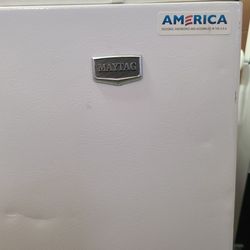 46 X 27 MAYTAG DEEP FREEZER