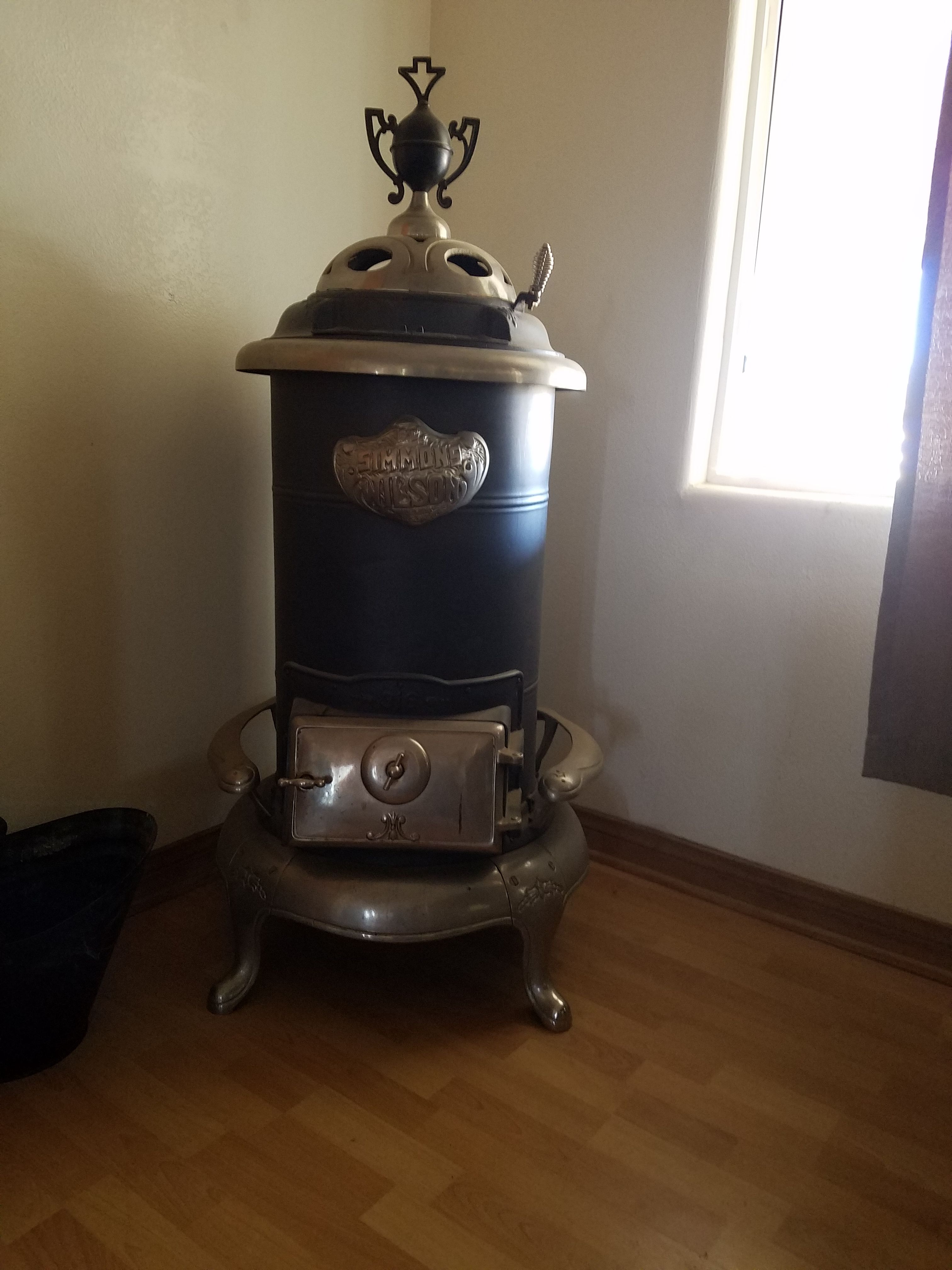 1950s Simmons and Wilson wood burning stove model 316 very good condition  for Sale in Murrieta, CA - OfferUp