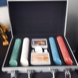 Poker Set And Glassware 